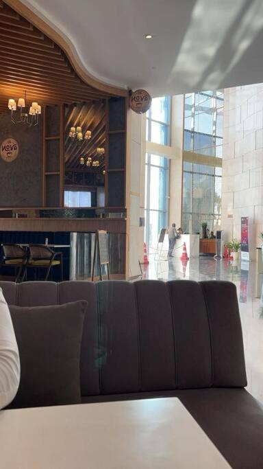 Countryside Luxury Suites - Supernova Noida New Delhi Bagian luar foto