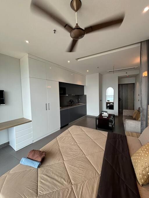 Countryside Luxury Suites - Supernova Noida New Delhi Bagian luar foto