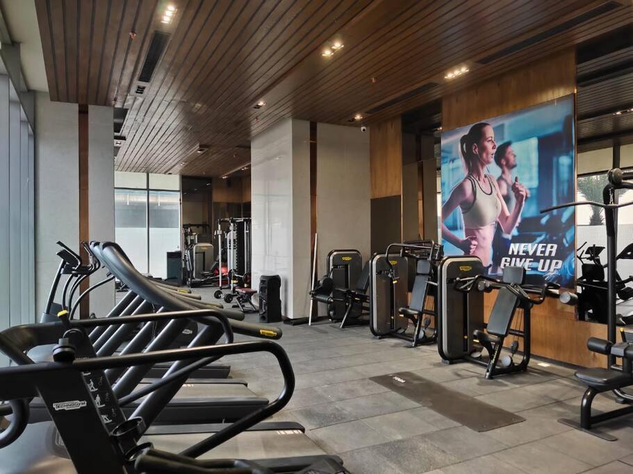 Countryside Luxury Suites - Supernova Noida New Delhi Bagian luar foto