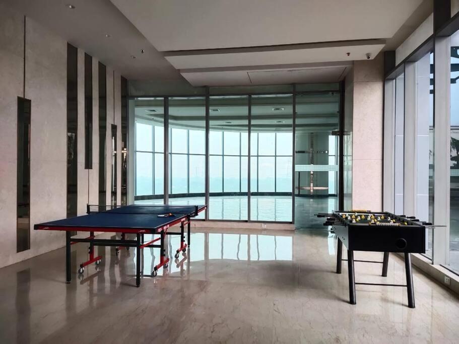 Countryside Luxury Suites - Supernova Noida New Delhi Bagian luar foto