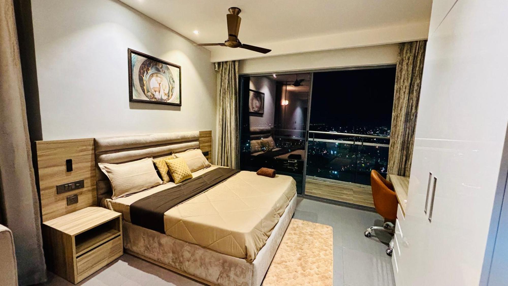 Countryside Luxury Suites - Supernova Noida New Delhi Bagian luar foto